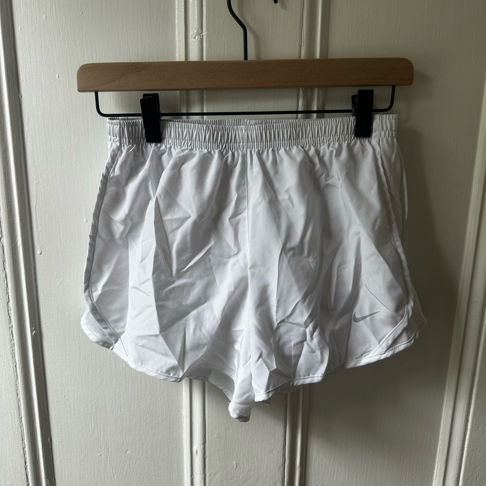 Nike White Athletic Shorts Lightweight Elastic Waist